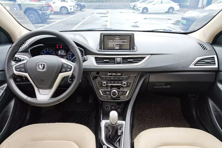 Changan Alsvin V7 2016 car image #12