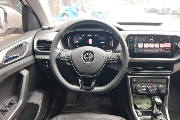 Volkswagen T-Cross 2022 #12 Volkswagen T-Cross 2022 car image #12