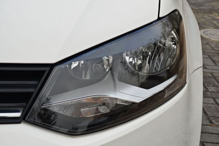 Polo 2016 car image #12