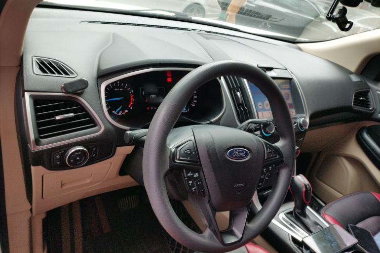 Ford Edge 2018 car image #12