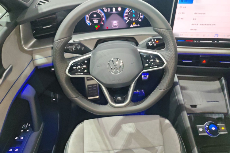 Volkswagen Tayron 2025 immagine di auto #12