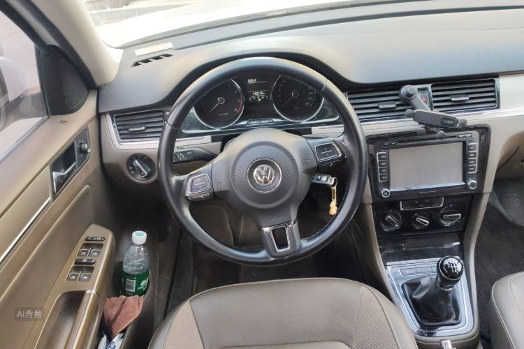 Volkswagen Bora 2015 car image #12