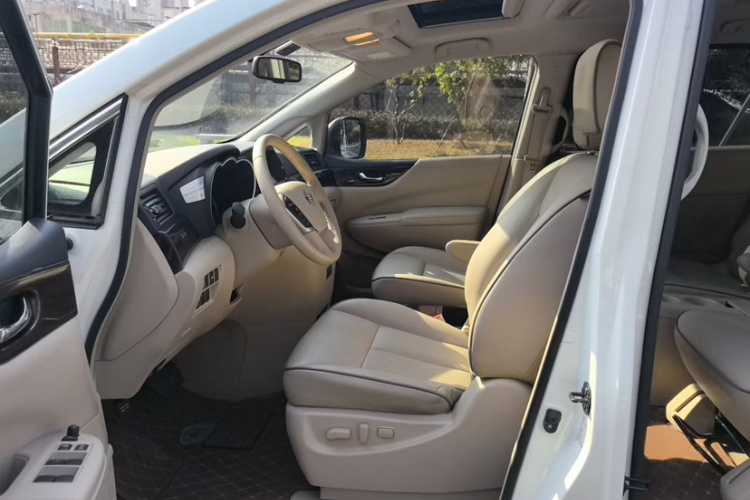 Nissan Quest 2016 imagen de coche #12