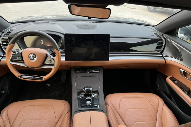 BYD Han 2023 car image #12
