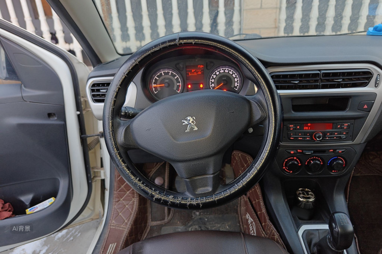 Peugeot 301 2016 car image #12