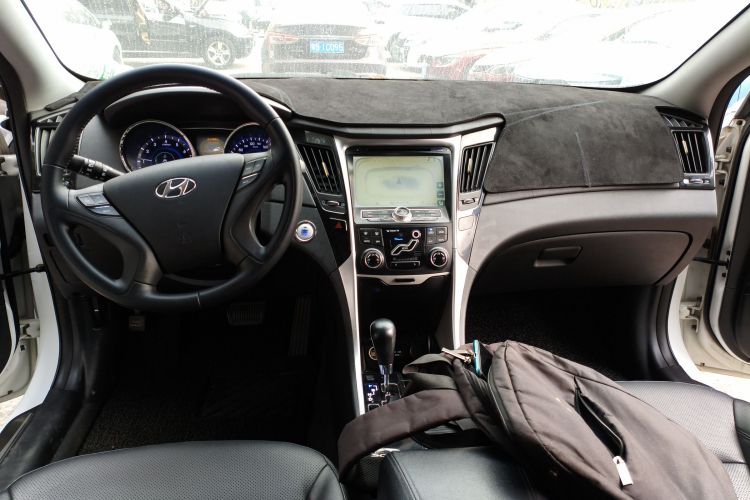 Hyundai Sonata 2014 car image #12