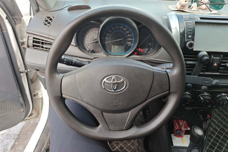 Vios 2015 immagine di auto #12
