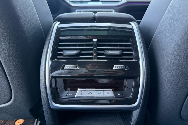 BMW X6 2021 #12 BMW X6 2021 car image #12