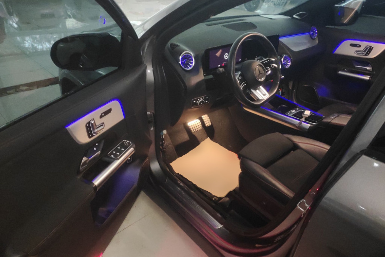 Mercedes-Benz GLA AMG 2023 car image #12