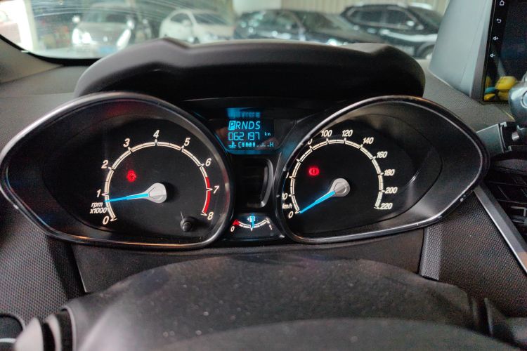 Ford Fiesta 2015 car image #12