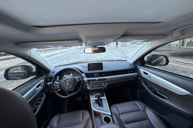 Forthing JOYEAR X5 2018 #12 Forthing JOYEAR X5 2018 car image #12