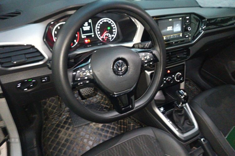 Volkswagen T-Cross 2020 car image #12