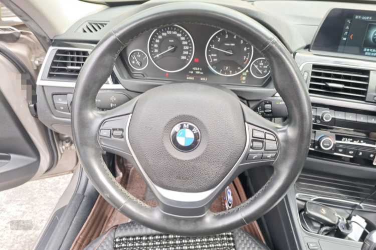 BMW 3 Series 2018 #12 BMW 3 Series 2018 car image #12