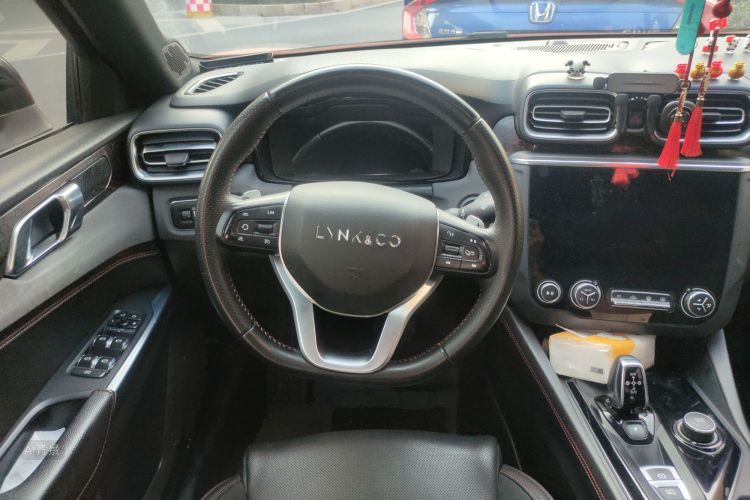 Lynk & Co 03 2020 car image #12