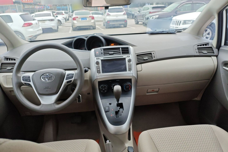 Toyota Verso 2015 car image #12