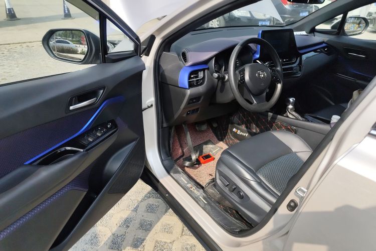 Toyota C-HR 2021 immagine di auto #12