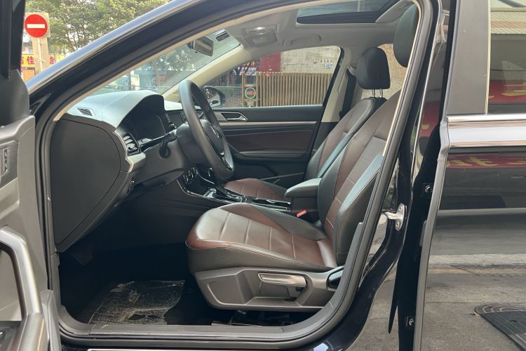 Volkswagen Lavida 2019 car image #12
