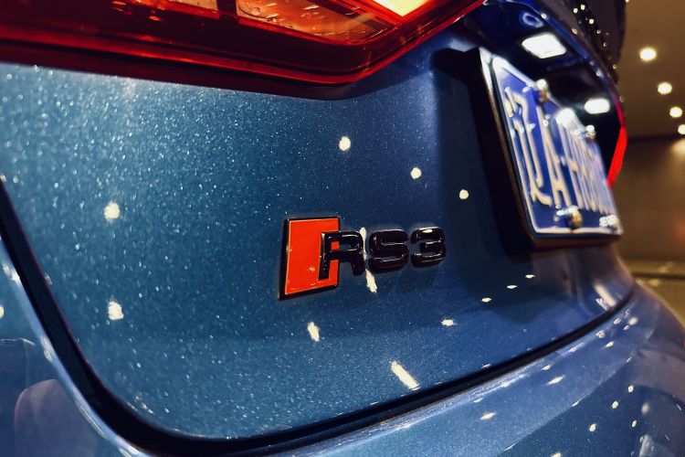 Audi RS 3 2019 car image #12