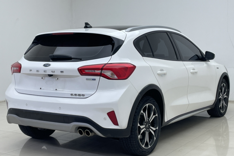 Ford Focus Active 2020 #12 Ford Focus Active 2020 صورة سيارة #12