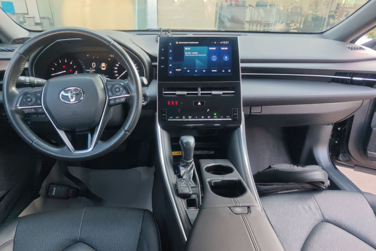 Toyota Avalon 2023 car image #12
