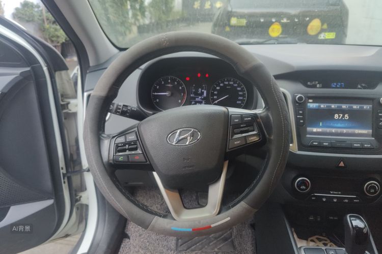 Hyundai ix25 2015 car image #12