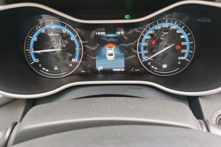 GEELY Emgrand 2019 car image #12