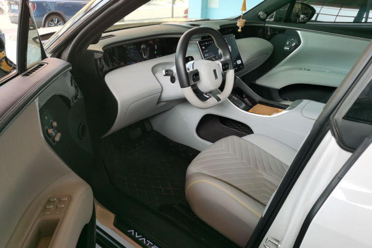 Avatr 11 2023 #12 Avatr 11 2023 car image #12