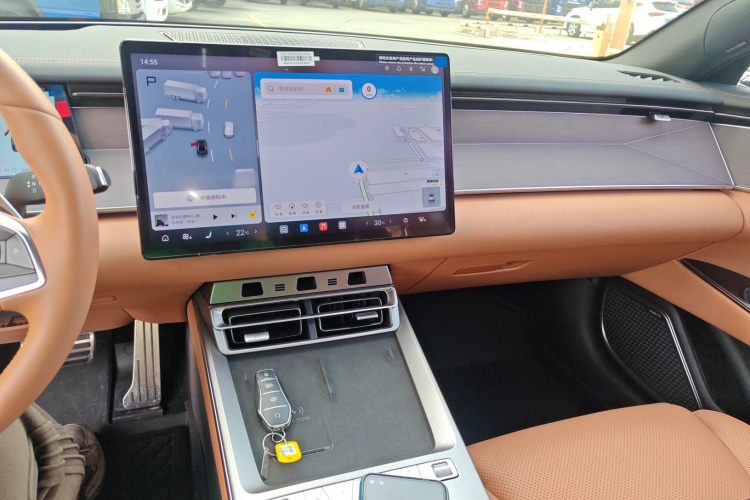 BYD HanL 2025 car image #12