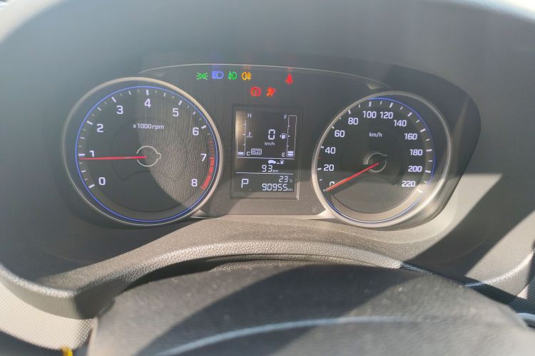 Hyundai ix25 2019 car image #12