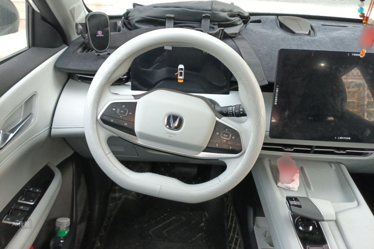 Changan UNI-Z PHEV 2025 car image #12