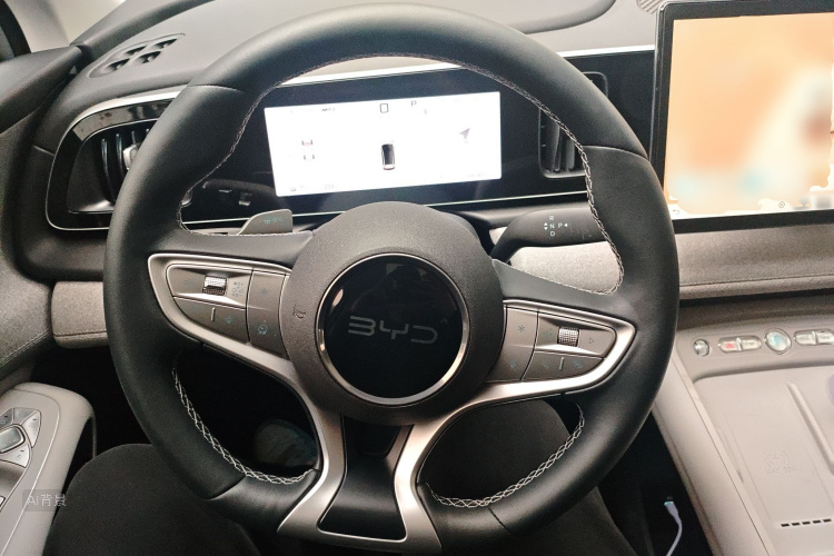 BYD Sea Lion 05 EV 2025 #12 BYD Sea Lion 05 EV 2025 car image #12