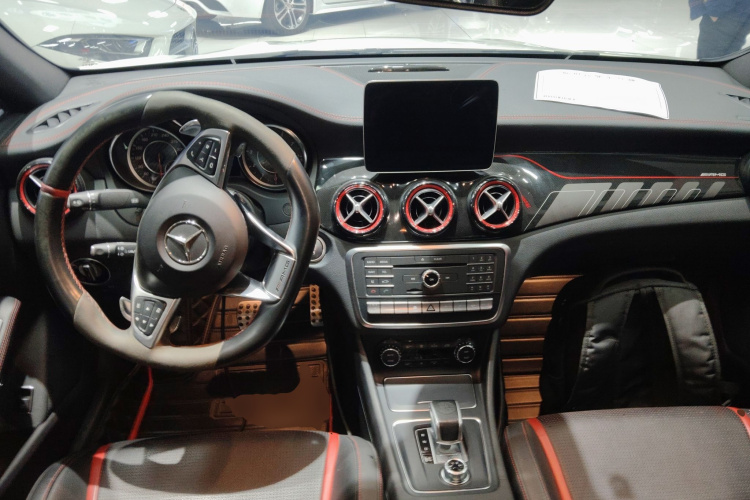 Mercedes-Benz CLA AMG 2018 car image #12