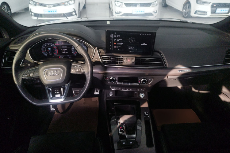 Audi Q5L Sportback 2023 car image #12