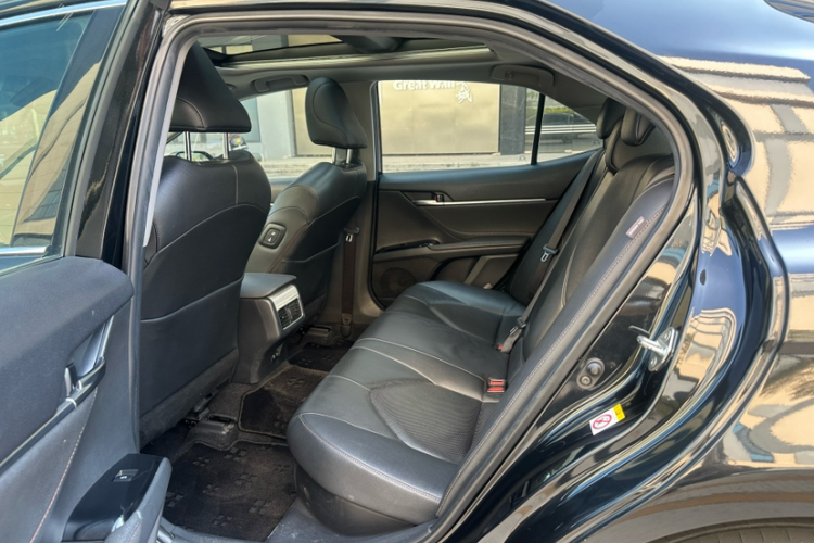 Toyota Camry 2018 car image #12