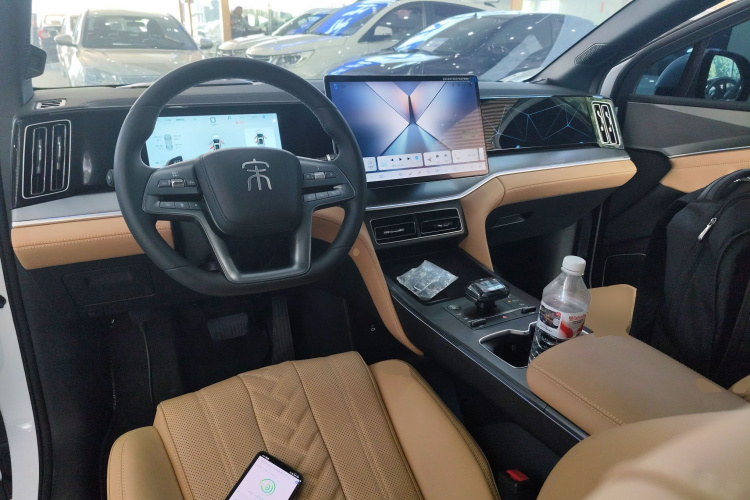 BYD SongL DM-i 2025 car image #12