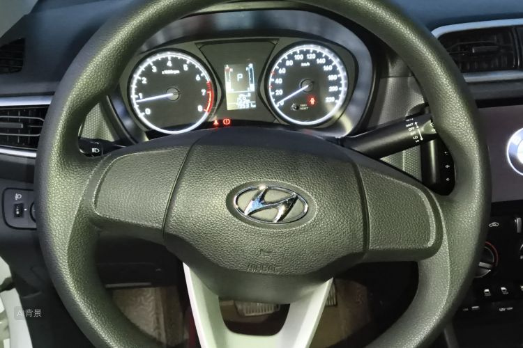 Hyundai Reina 2017 car image #12