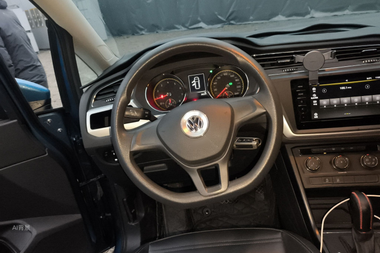 Volkswagen Touran 2020 #12 Volkswagen Touran 2020 car image #12