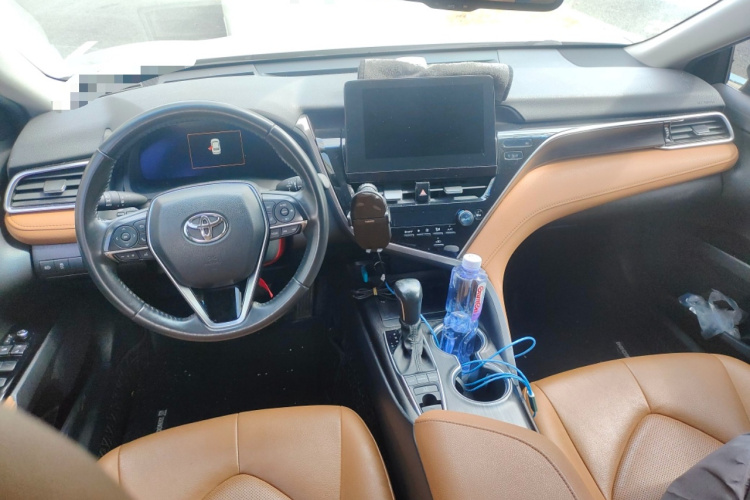 Toyota Camry 2021 car image #12