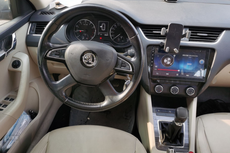 Skoda Octavia 2015 #12 Skoda Octavia 2015 car image #12