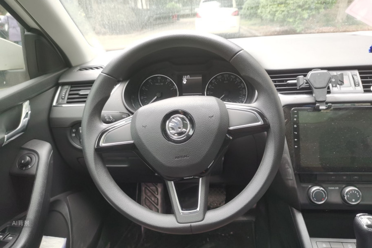 Skoda Octavia 2018 car image #12