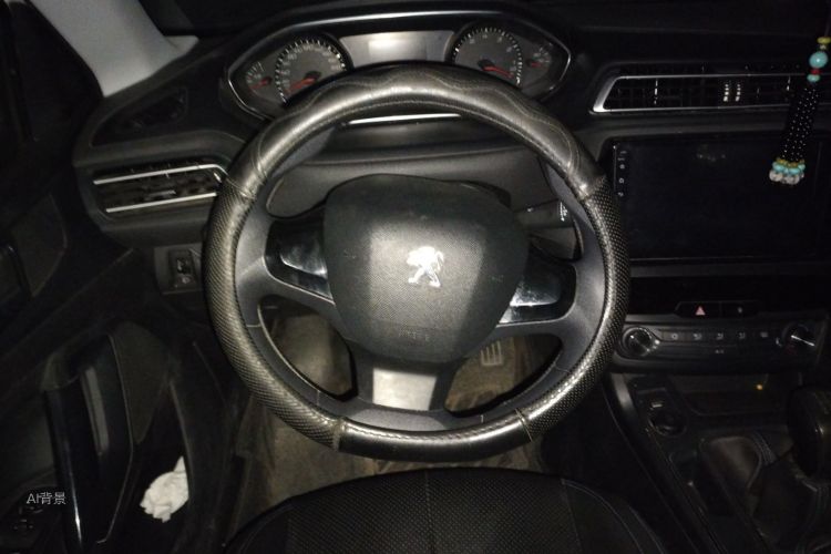 Peugeot 308 2017 car image #12