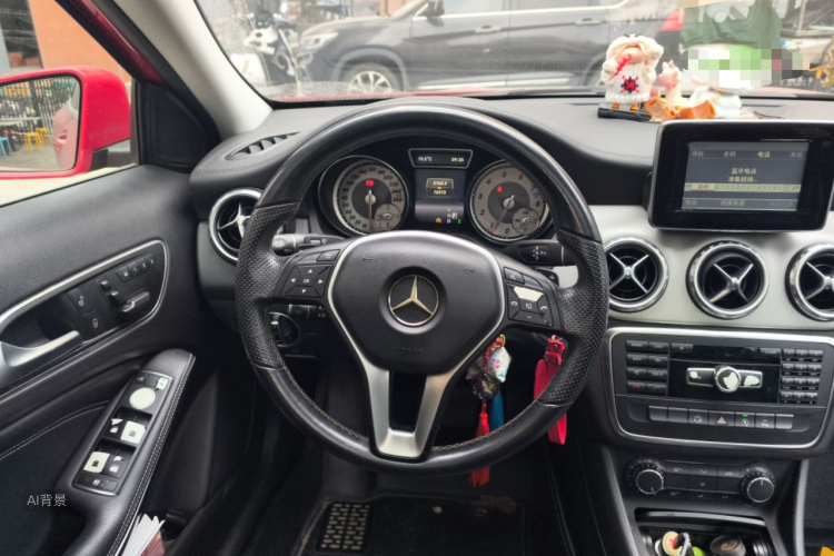 Mercedes-Benz GLA Class 2015 car image #12