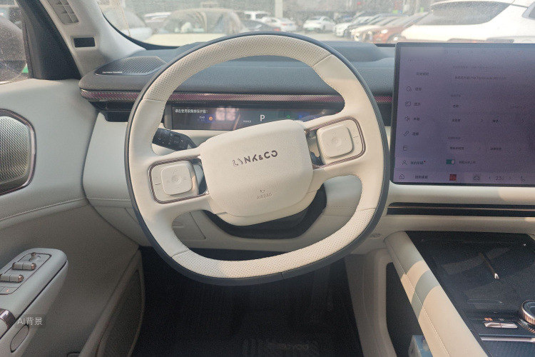 Lynk & Co 900 2025 car image #12