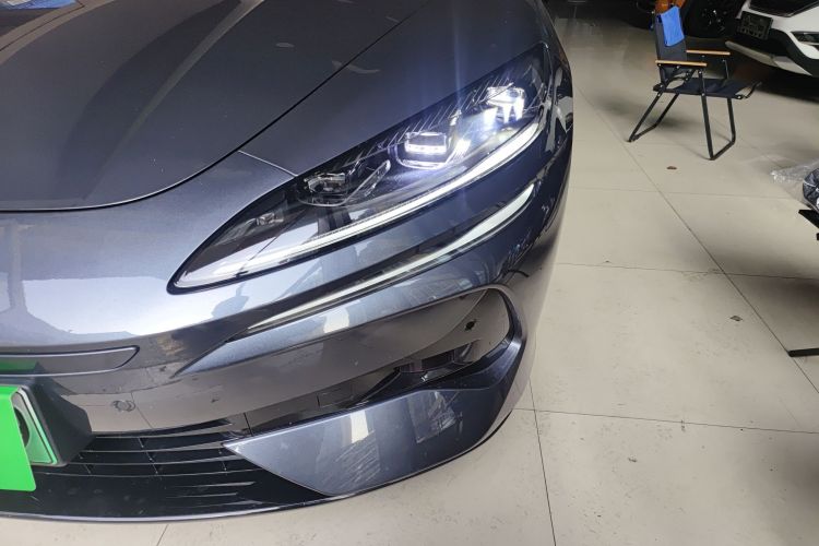 Denza Z9 2024 #12 Denza Z9 2024 car image #12