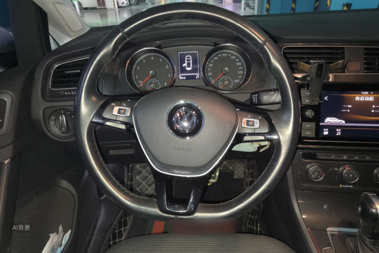 Volkswagen Golf 2019 car image #12