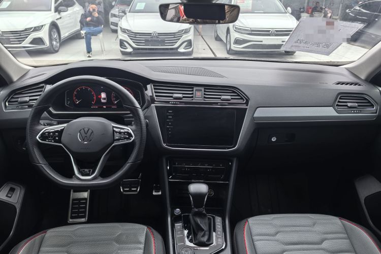 Volkswagen Tiguan X 2021 صورة سيارة #12