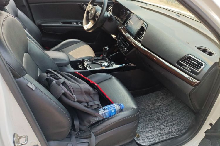 起亚 起亚K4 2016 汽车图片 #12