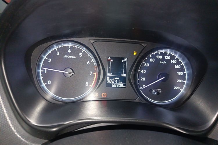 Hyundai Reina 2019 car image #12