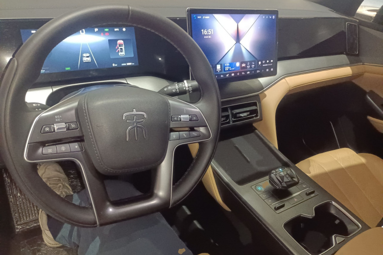 BYD SongL DM-i 2024 #12 BYD SongL DM-i 2024 car image #12