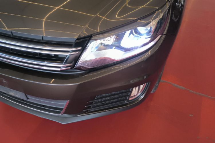Volkswagen Tiguan 2016 car image #12